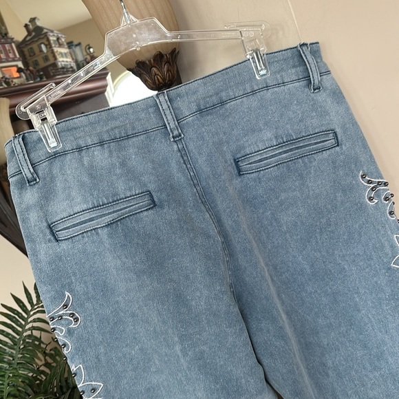 POL High Waist Stretch Blue Jeans Embroidered Black Floral Beaded Bell Bottoms - Picture 13 of 15